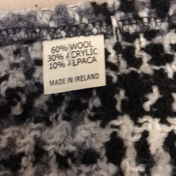 Irish wool alpaca blend scarf - Picture 3 of 3